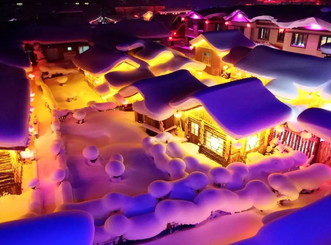 雪乡住宿价格再引争议 央视：明码标价就不算宰客了吗？